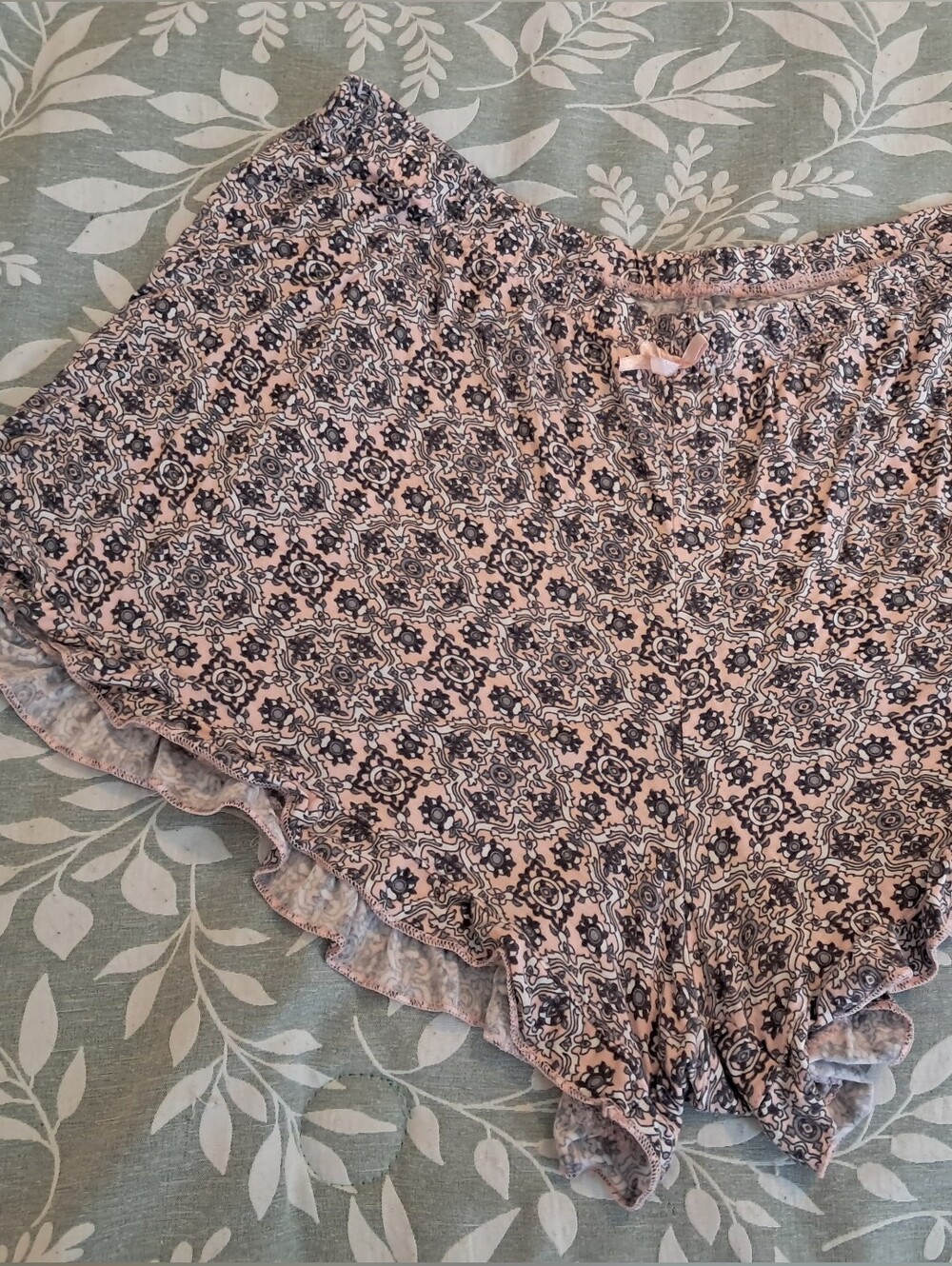 Marilyn Monroe Pink and Gray Paisley Print Sleep Shorts Size Medium